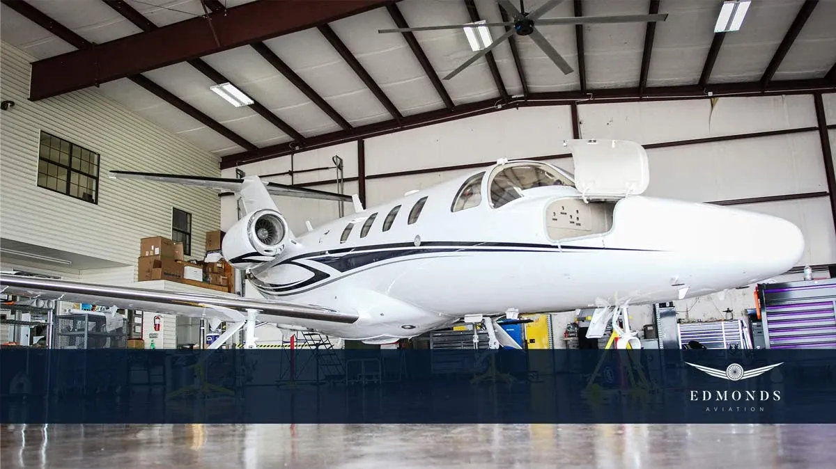 A jet on the ramp at three-quarter angle